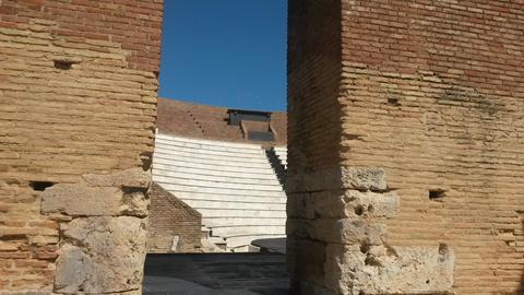 Afbeelding met gebouw, baksteen, buiten, steen

Automatisch gegenereerde beschrijving